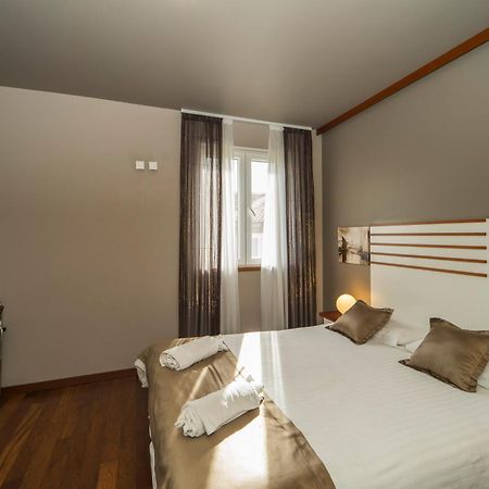 Luxury Rooms And Apartment Silente Bacvice Split Exterior photo