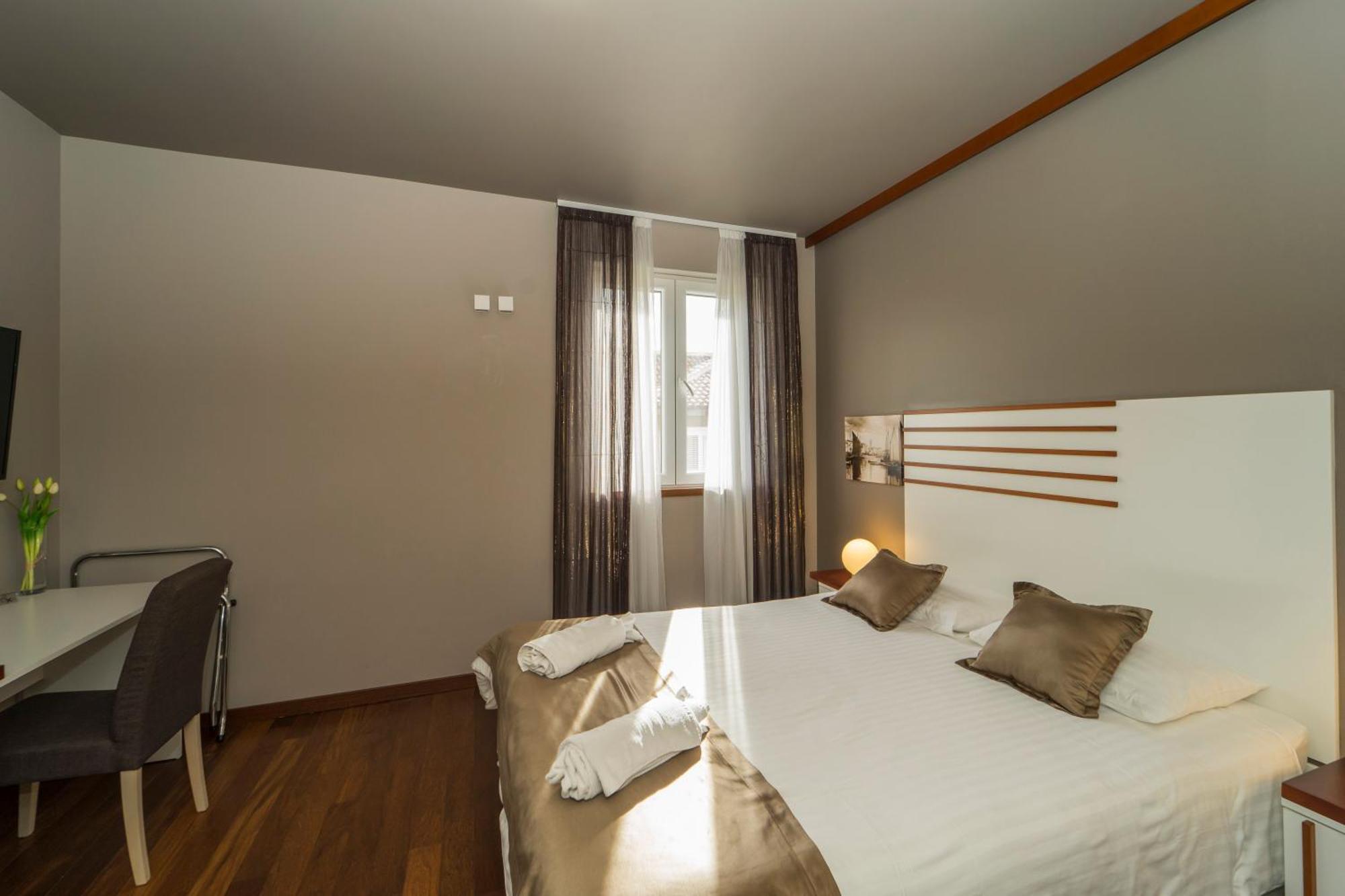 Luxury Rooms And Apartment Silente Bacvice Split Exterior photo