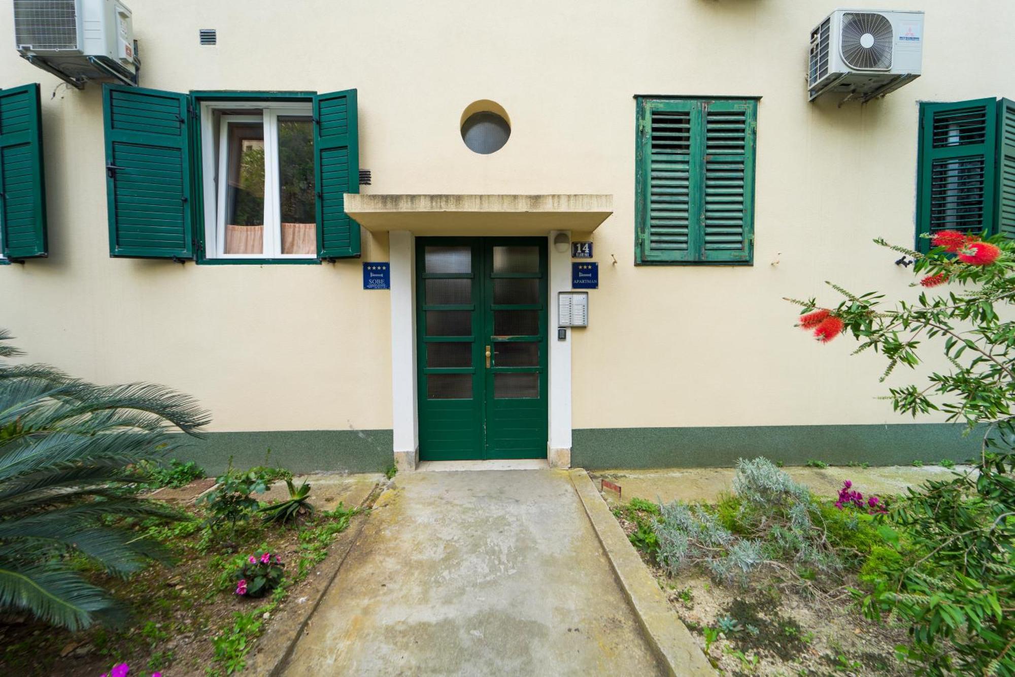 Luxury Rooms And Apartment Silente Bacvice Split Exterior photo