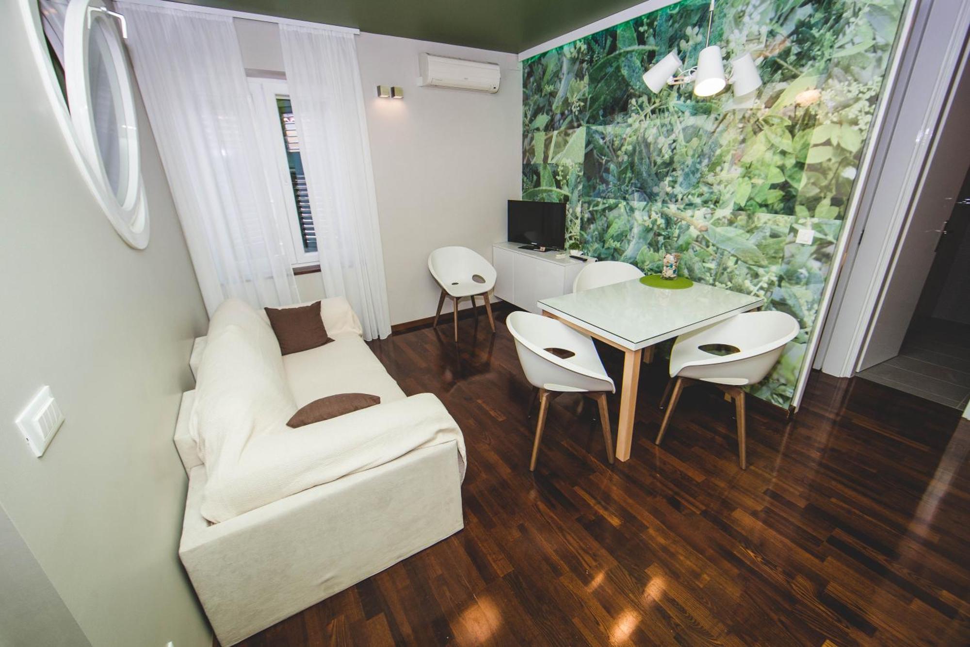 Luxury Rooms And Apartment Silente Bacvice Split Exterior photo