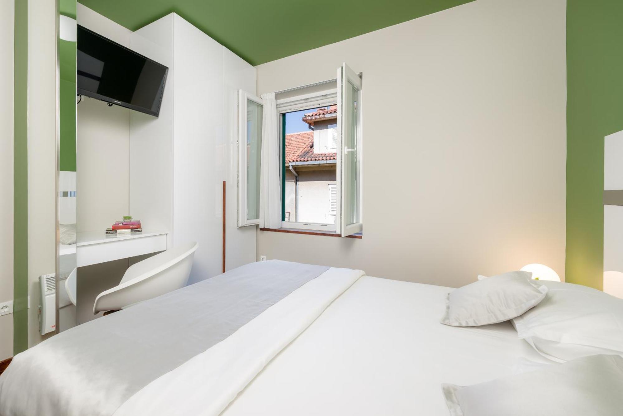 Luxury Rooms And Apartment Silente Bacvice Split Exterior photo