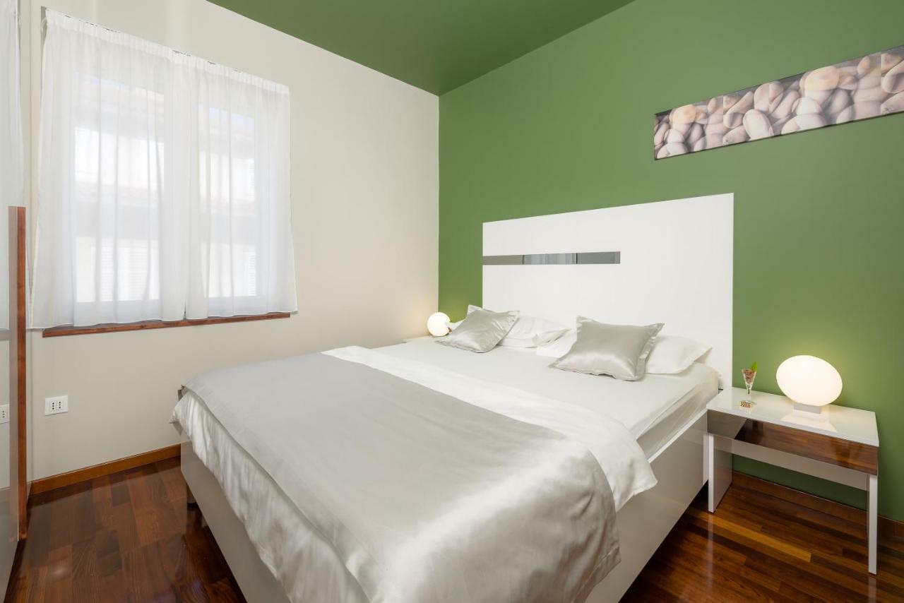 Luxury Rooms And Apartment Silente Bacvice Split Exterior photo